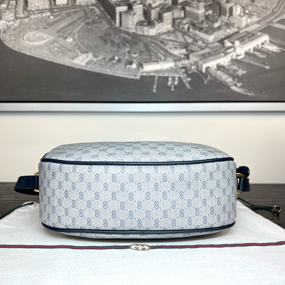 GUCCI GG Monogram Supreme Ophidia Web Bag
Crossbody Purse - Picture 4 of 9